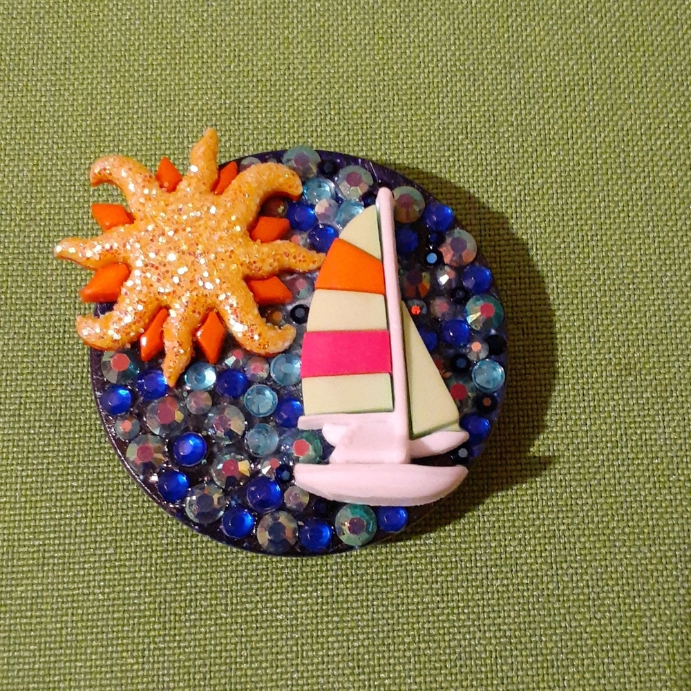 Sail away collapsible phone grip